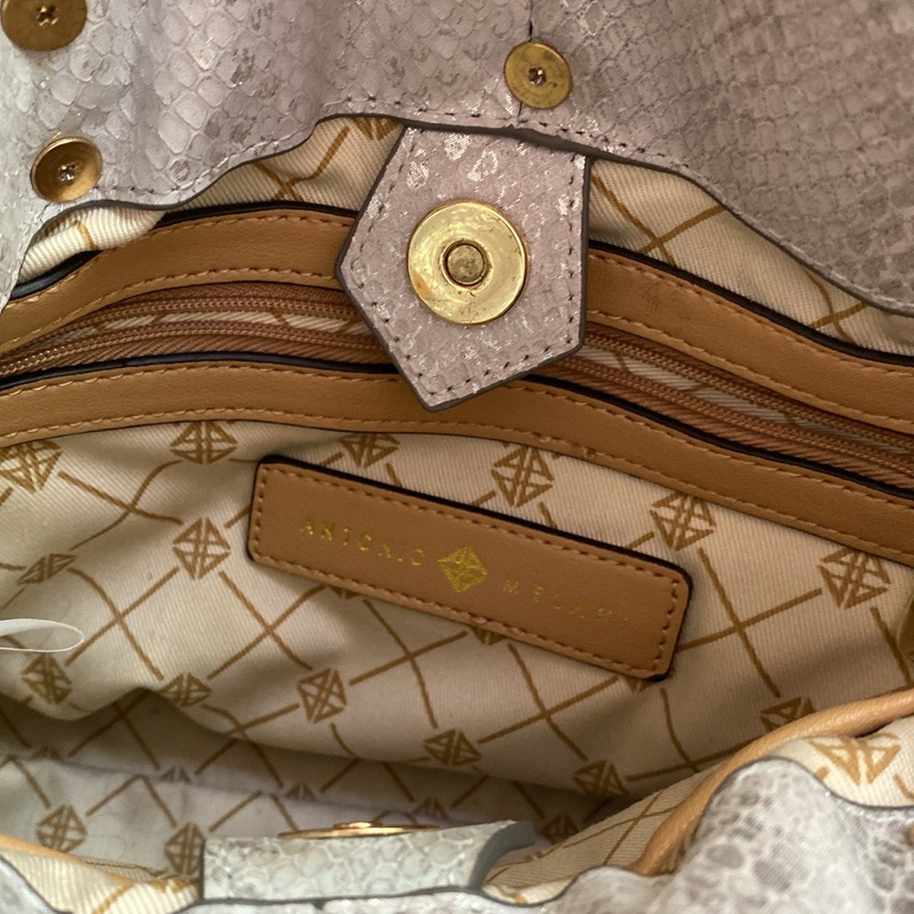 ANTONIO MELANI Soft Quilted Leather Bucket Crossbody Bag Silver - Picture 3 of 10